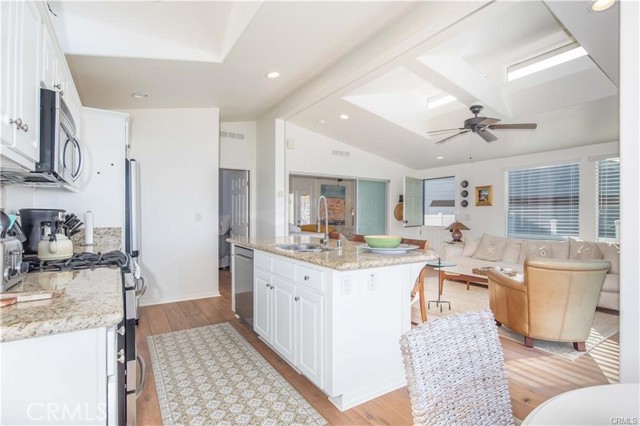 Detail Gallery Image 11 of 15 For 30802 Coast Hwy #C2,  Laguna Beach,  CA 92651 - 2 Beds | 2 Baths