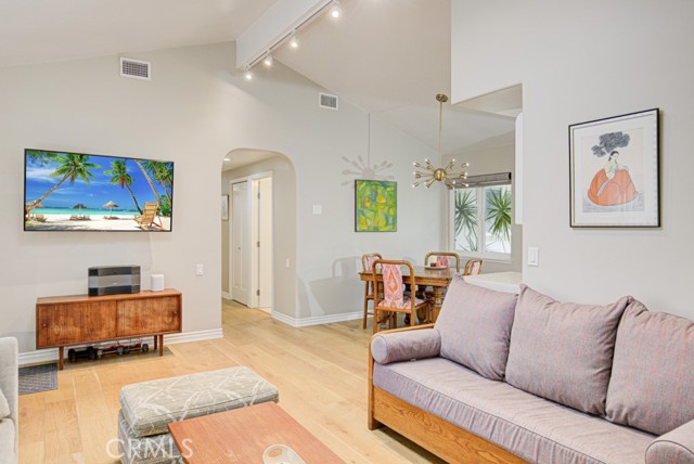 Detail Gallery Image 8 of 26 For 2024 via Mariposa W. #B,  Laguna Woods,  CA 02637 - 2 Beds | 2 Baths