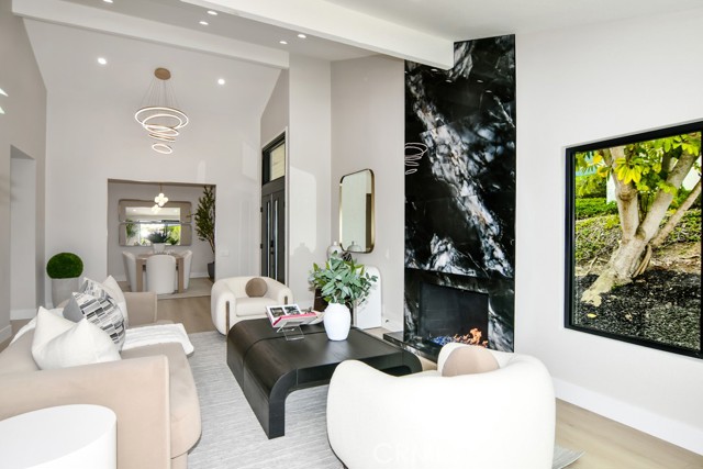Detail Gallery Image 15 of 41 For 10 White Water Dr, Corona Del Mar,  CA 92625 - 2 Beds | 2 Baths