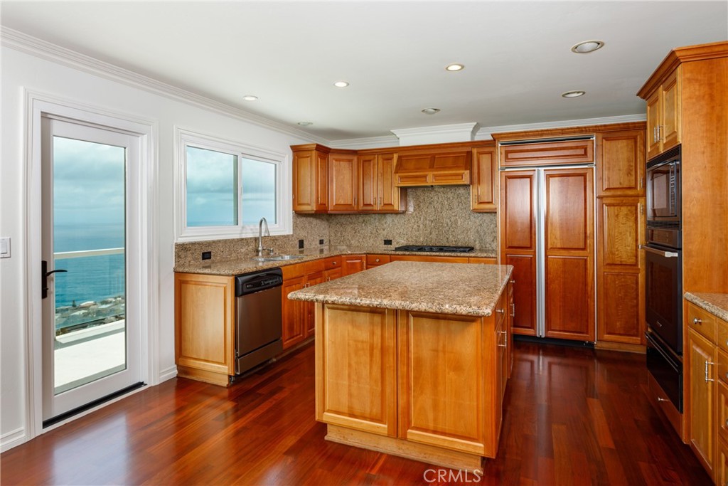 575 Nyes Place