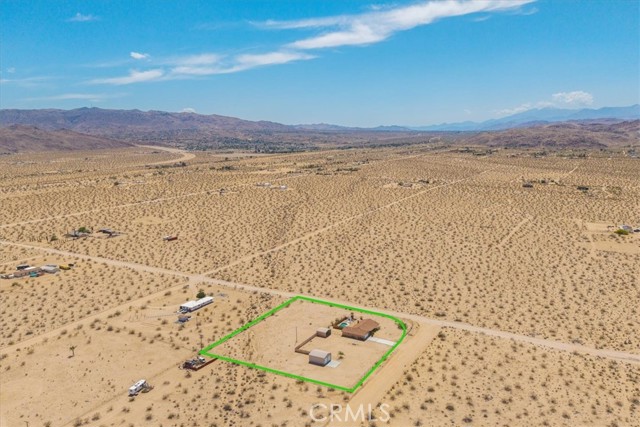 63357 Uranium Road, Joshua Tree CA: https://media.crmls.org/medias/10c3f5e4-7939-408c-840e-d04554232623.jpg