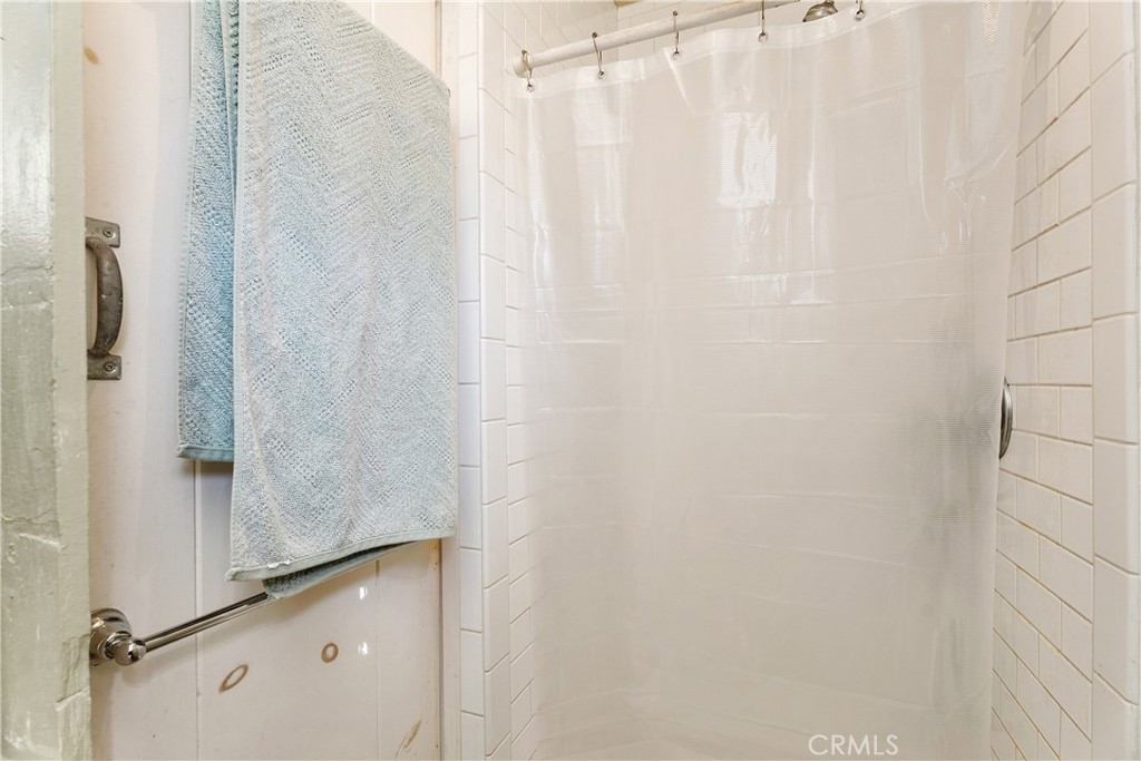 https://media.crmls.org/medias/10c57ca0-5d1d-463e-a674-e42a4917a89c.jpg?preset=X-Large