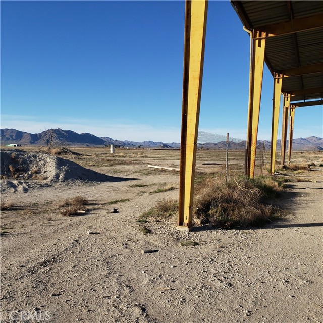 Detail Gallery Image 6 of 16 For 793 Locust Ave, Lucerne Valley,  CA 92356 - – Beds | – Baths