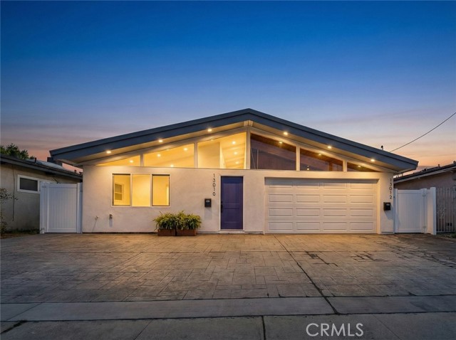 Detail Gallery Image 2 of 58 For 13010 Hartland St, North Hollywood,  CA 91605 - 2 Beds | 1 Baths