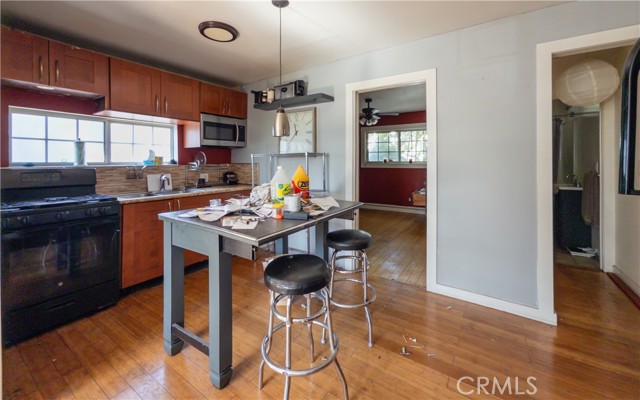 Detail Gallery Image 10 of 22 For 1361 W Vernon Ave, Los Angeles,  CA 90037 - – Beds | – Baths