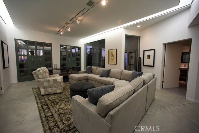 Detail Gallery Image 34 of 53 For 3807 Crest Rd, Rancho Palos Verdes,  CA 90275 - 5 Beds | 6/1 Baths