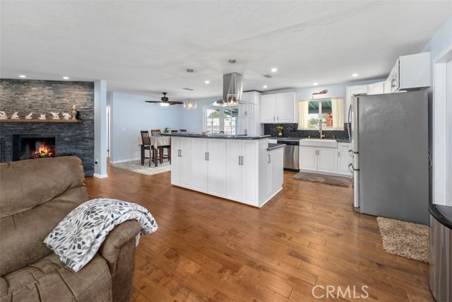142 Hope Street, Ramona CA: https://media.crmls.org/medias/10c7b577-f7ed-4e33-978b-3ce9516f8b3d.jpg