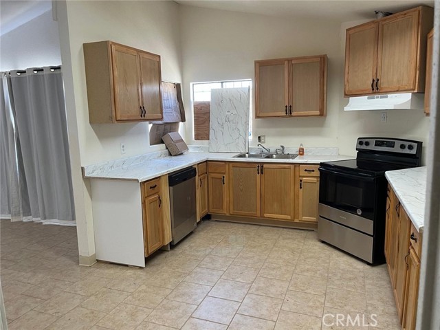 Detail Gallery Image 12 of 28 For 6831 Juniper Ave, Fontana,  CA 92336 - 2 Beds | 2 Baths