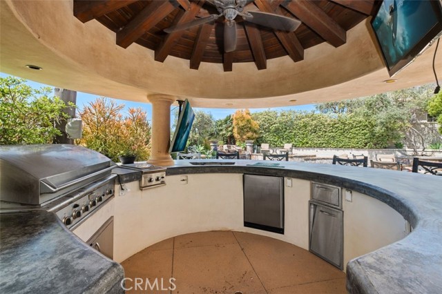 18 Calle Pacifica, San Clemente CA: https://media.crmls.org/medias/10c846f5-d463-4ce5-8fe0-e49d2f3acf81.jpg