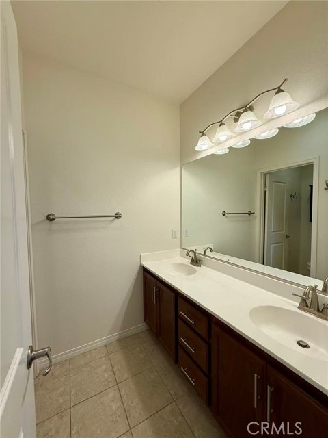Detail Gallery Image 13 of 17 For 2882 S via Belamaria, Ontario,  CA 91762 - 3 Beds | 2/1 Baths
