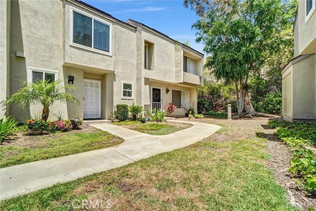 5927 E Creekside Avenue, Orange CA: https://media.crmls.org/medias/10c93933-9a20-428f-92fd-ab5050cd1842.jpg