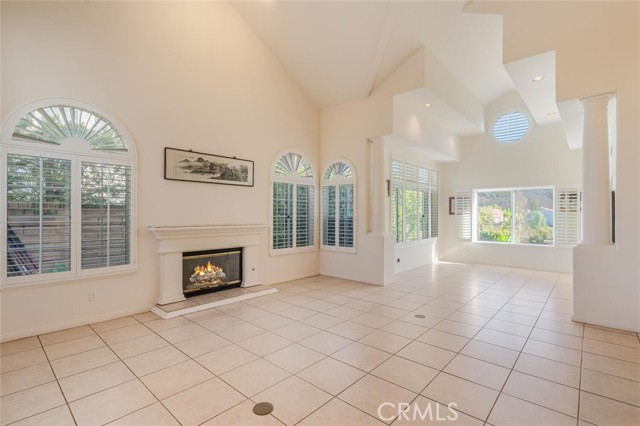 Detail Gallery Image 2 of 29 For 32764 Wellbrook, Westlake Village,  CA 91361 - 5 Beds | 4 Baths