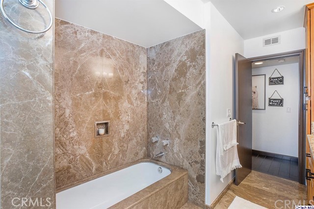 1 Bed Home for Sale in Sherman Oaks, California