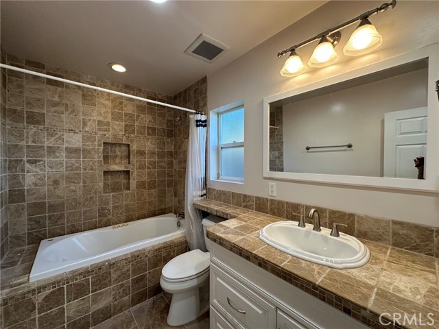 6724 Jumilla Avenue photo 24