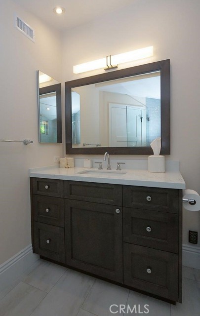 2 El Concho Lane, Rolling Hills CA: https://media.crmls.org/medias/10caed9e-6720-4f3b-9f6f-d4e395c23926.jpg