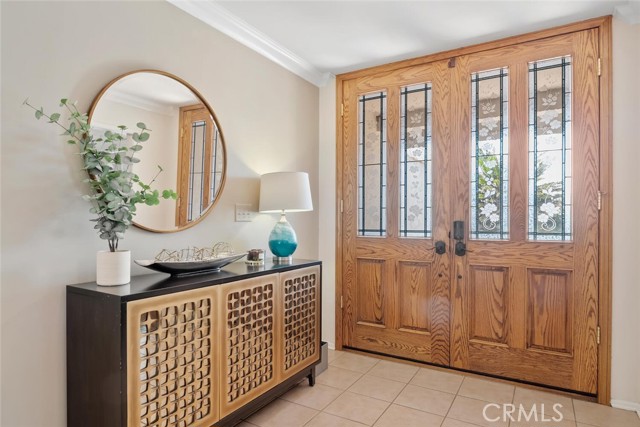 20451 Bermuda Street, Chatsworth CA: https://media.crmls.org/medias/10cb6375-81b4-4dc4-afaf-b2b2771222dd.jpg