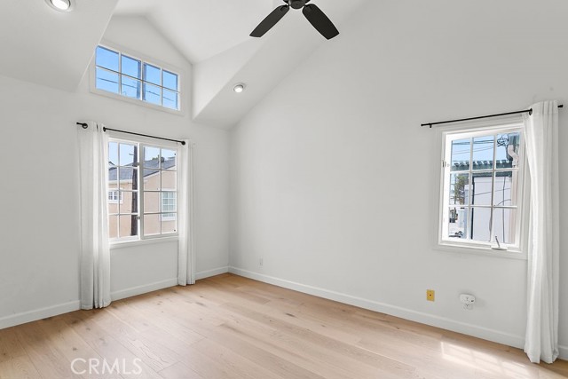 426 Goldenrod Avenue, Corona del Mar CA: https://media.crmls.org/medias/10cc1580-b19a-405f-a070-7e1c7e5f8f2f.jpg