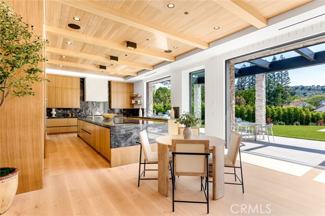 4601 Vista De Oro Avenue, Woodland Hills CA: https://media.crmls.org/medias/10cc8d74-8ddc-452c-88bd-379b6556586a.jpg