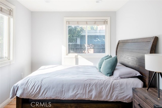 Detail Gallery Image 13 of 24 For 145 N Greenwood Ave, Pasadena,  CA 91107 - 4 Beds | 2/1 Baths