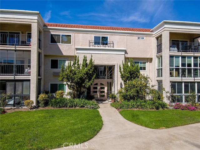 Detail Gallery Image 2 of 72 For 5511 Paseo Del Lago 1c,  Laguna Woods,  CA 92637 - 2 Beds | 2 Baths
