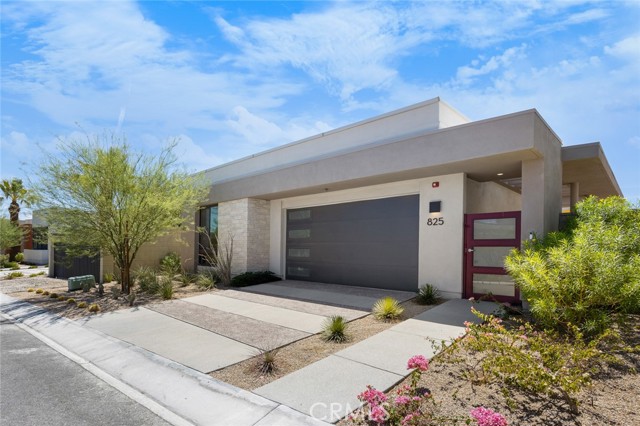 825 Fountain Drive, Palm Springs CA: https://media.crmls.org/medias/10ce9457-e6b6-4f7a-b18d-66ae07bb696f.jpg