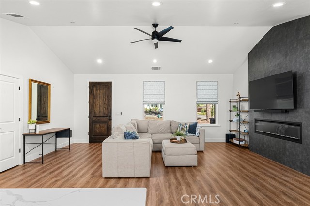 Detail Gallery Image 2 of 34 For 5755 Fickett Ln, Paradise,  CA 95969 - 3 Beds | 2 Baths