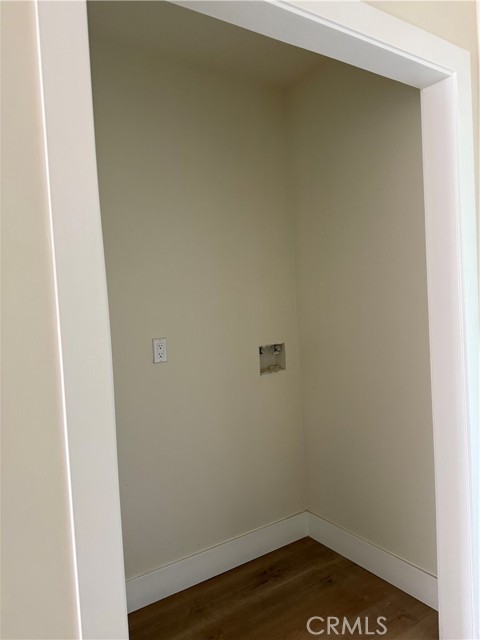 11825 Art st, Sun Valley CA: https://media.crmls.org/medias/10cf28c3-298d-4851-bc4c-b0ca9f70dc23.jpg