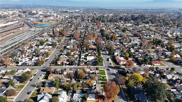 Detail Gallery Image 3 of 33 For 2930 Sunset Ave, Bakersfield,  CA 93304 - 4 Beds | 2 Baths