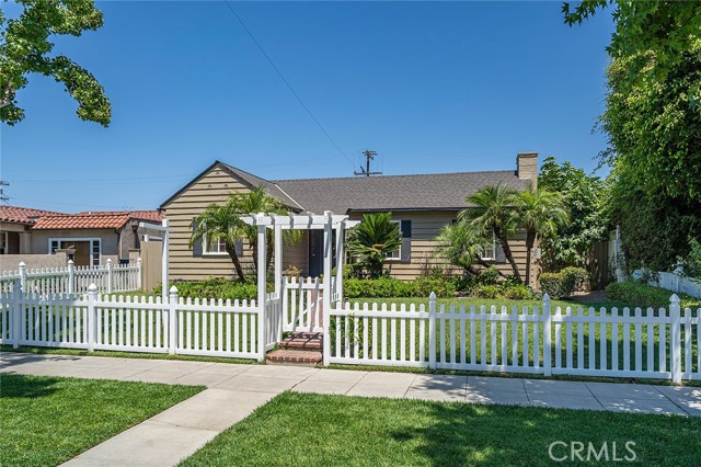 725 E Bixby Rd, Long Beach, CA 90807