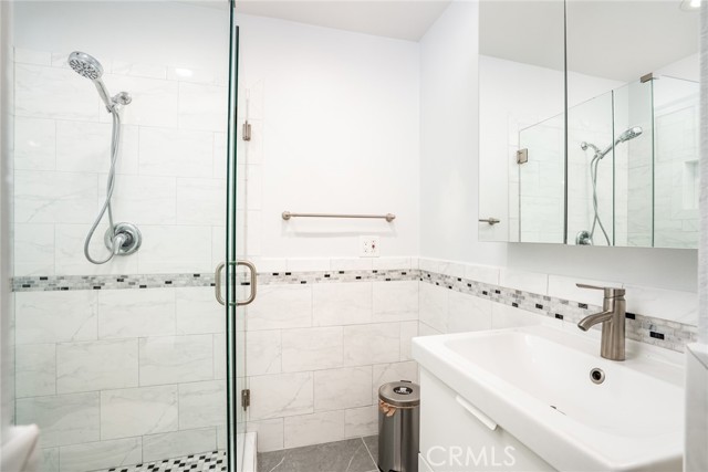 5272 Caliente Drive, Huntington Beach CA: https://media.crmls.org/medias/10d0eb0f-57f9-43b5-ba8a-03af39ffc271.jpg