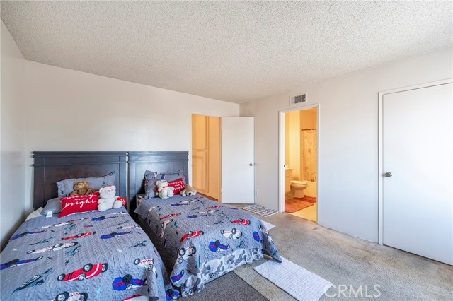 Detail Gallery Image 17 of 33 For 5950 E Imperial Hwy #55,  South Gate,  CA 90280 - 2 Beds | 2/1 Baths
