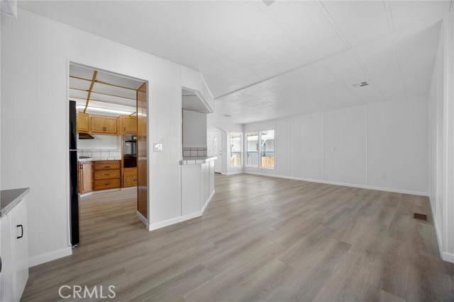 Detail Gallery Image 16 of 35 For 120 Cedarwood Ln, Bakersfield,  CA 93308 - 3 Beds | 2 Baths