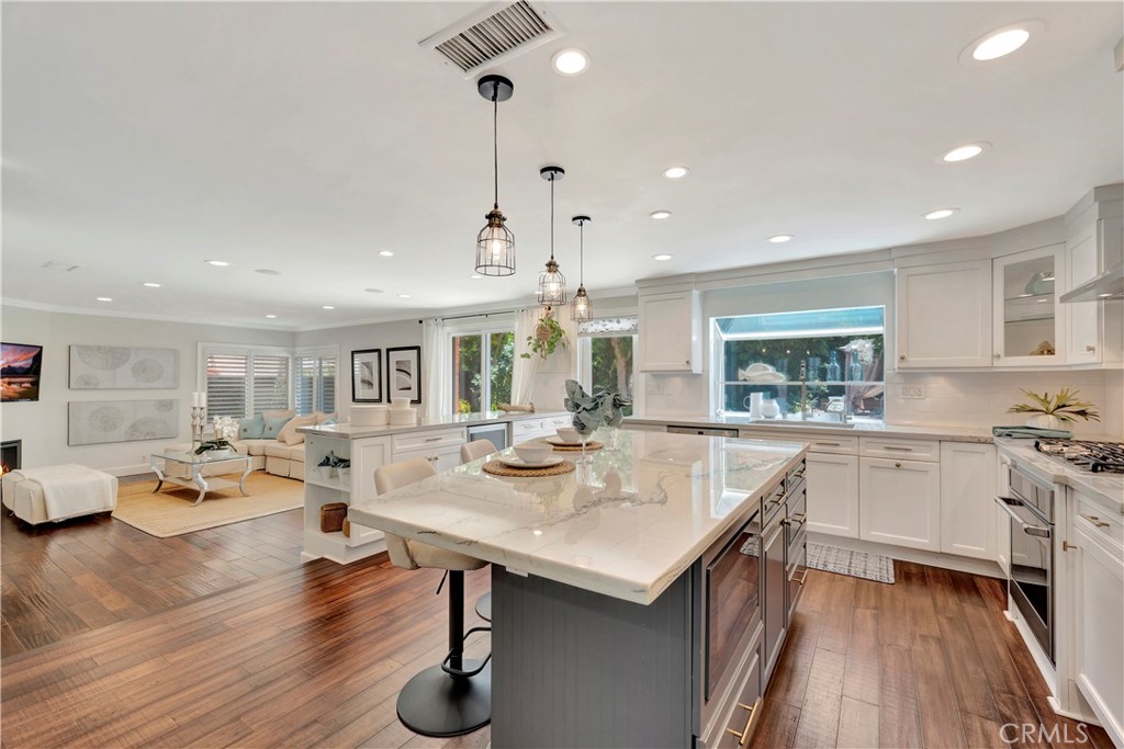 MLS #OC25183386 img 10