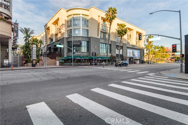 Detail Gallery Image 32 of 33 For 250 N First St #321,  Burbank,  CA 91502 - 2 Beds | 2 Baths