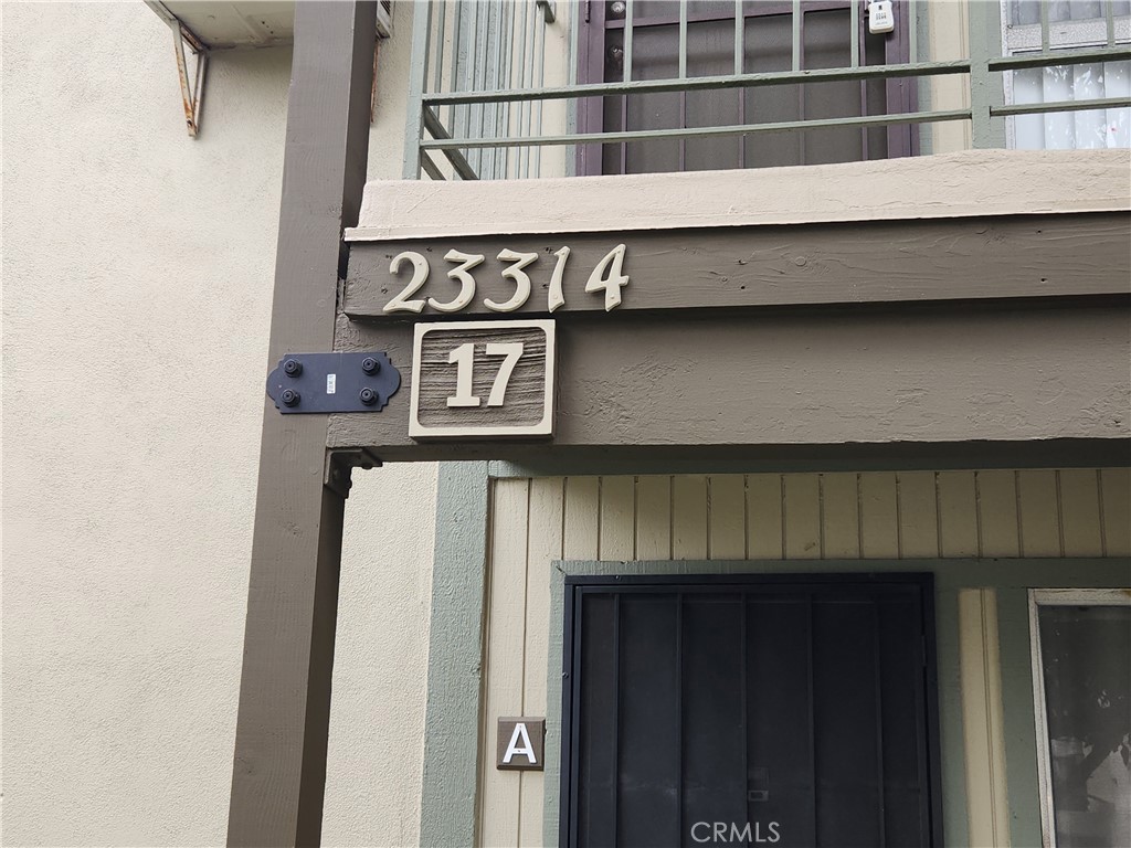 23314 Sesame Street J-17