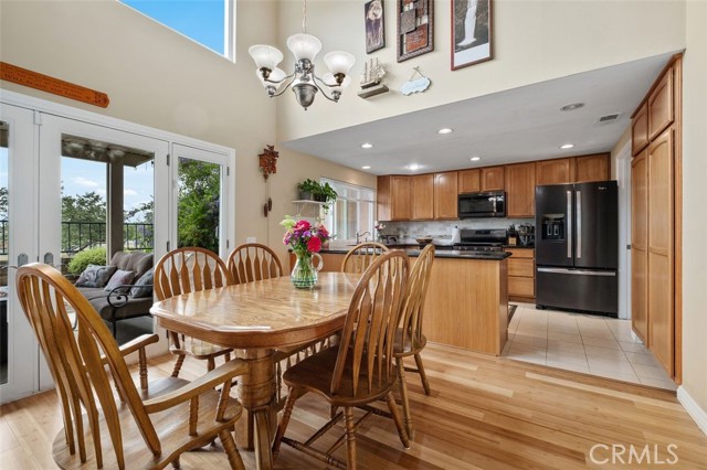25165 Charlinda Drive, Mission Viejo CA: https://media.crmls.org/medias/10d2b549-bcbb-4ec6-bce1-ad6d6cc38ab0.jpg
