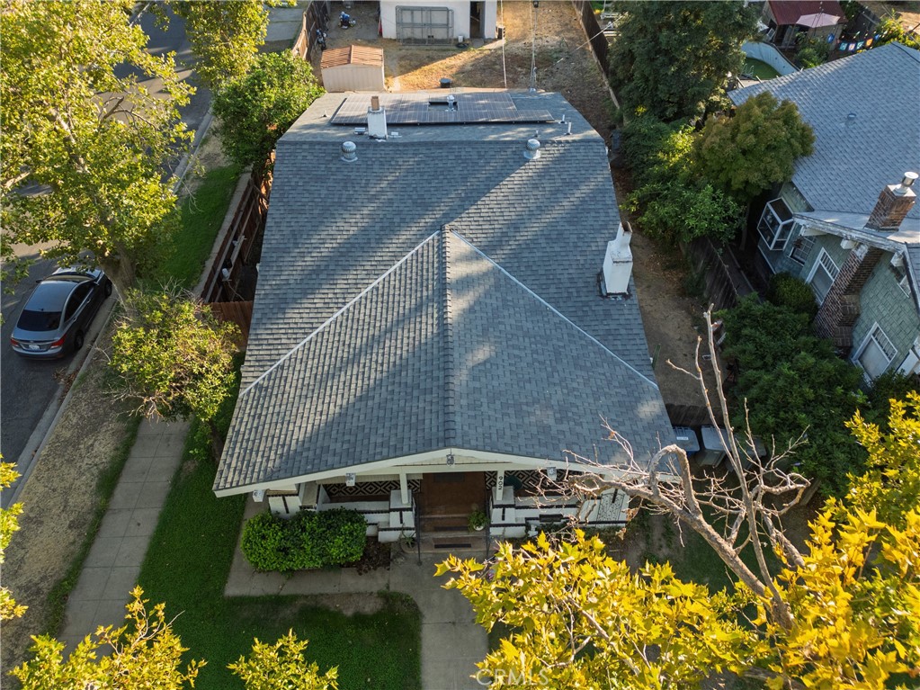 https://media.crmls.org/medias/10d2c683-8268-46b9-9b54-910bbe74ce51.jpg?preset=X-Large
