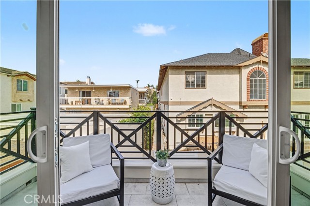 Detail Gallery Image 19 of 43 For 2203 Marshalfield #B,  Redondo Beach,  CA 90278 - 4 Beds | 3/1 Baths