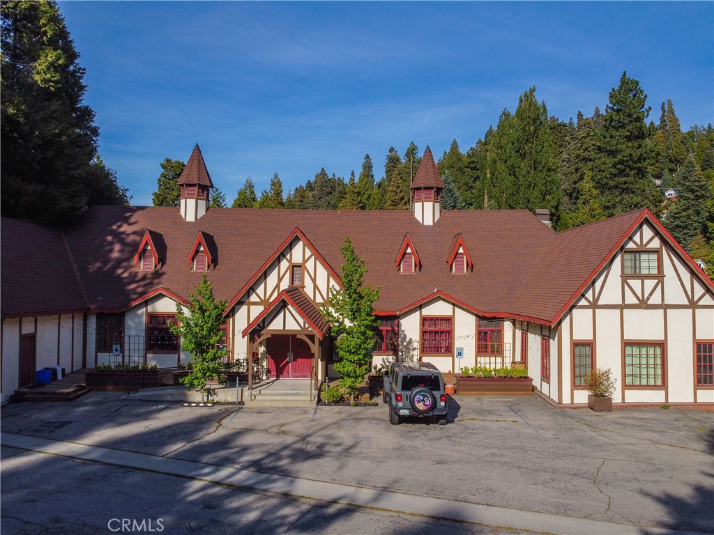 800 Arrowhead Villa Road, Lake Arrowhead, CA 92352
