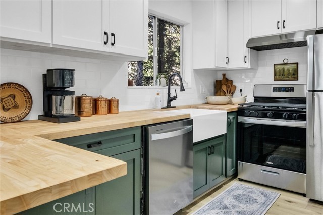 Detail Gallery Image 8 of 33 For 377 Hillside, Lake Arrowhead,  CA 92352 - 3 Beds | 2 Baths