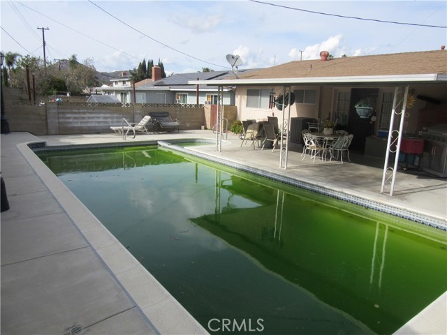 Detail Gallery Image 6 of 32 For 3636 Mapleleaf Dr, Riverside,  CA 92503 - 4 Beds | 2 Baths