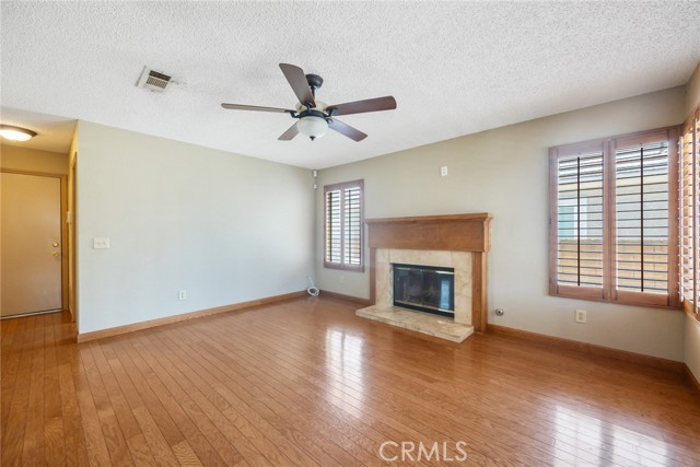 5795 Blackbird Lane, La Verne CA: https://media.crmls.org/medias/10d5318c-4329-43f4-9769-2428aac3ffce.jpg