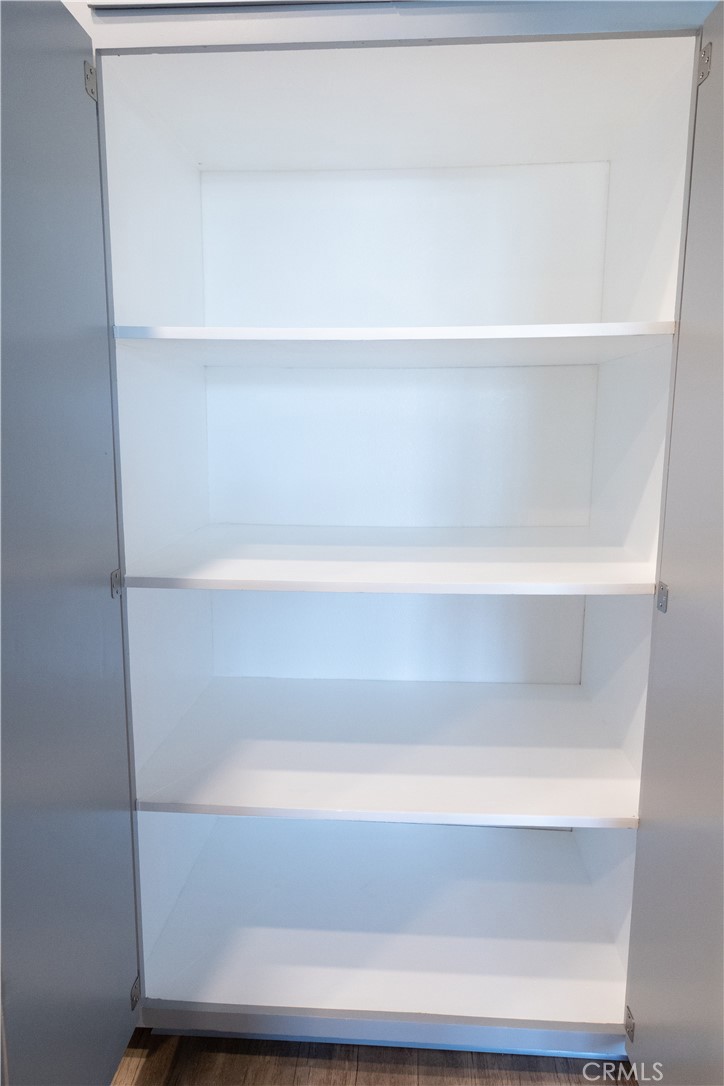 https://media.crmls.org/medias/10d5cc56-b536-45fb-a660-db0d6ab6ae93.jpg?preset=X-Large