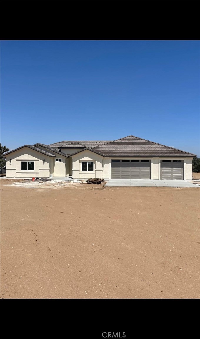 7453 Daisy rd, Oak Hills, CA 92344