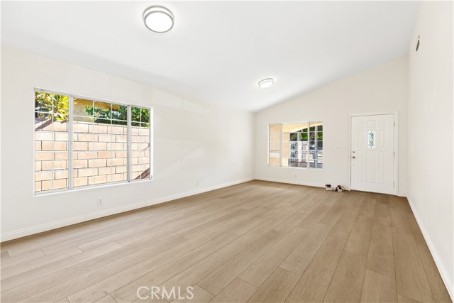 Detail Gallery Image 9 of 33 For 823 E 3rd St, Pomona,  CA 91766 - 4 Beds | 2 Baths