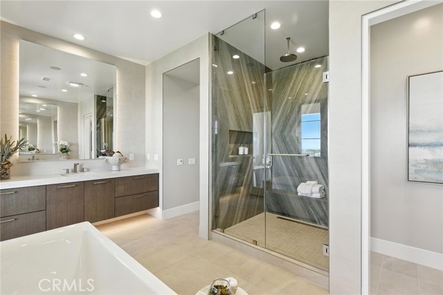 453 Promontory, Irvine CA: https://media.crmls.org/medias/10d7dd2e-bd5c-46d1-b842-ea8644e3d39c.jpg