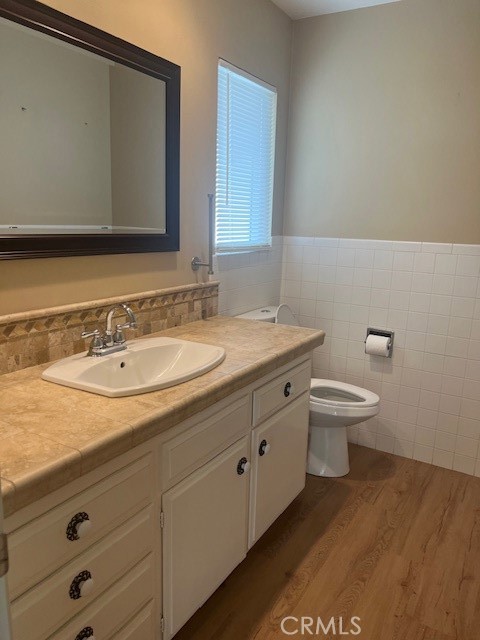 Detail Gallery Image 2 of 8 For 690 Lassen Way, Hemet,  CA 92544 - 2 Beds | 2 Baths