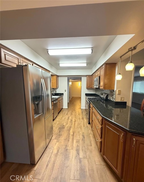 Detail Gallery Image 10 of 15 For 2825 Kootenay Ct, Bakersfield,  CA 93309 - 3 Beds | 2 Baths