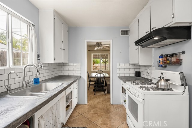 11137 Stamy Road, Whittier CA: https://media.crmls.org/medias/10d865fd-1f7f-42cf-ba2d-ae51139212e6.jpg
