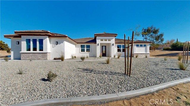 Detail Gallery Image 7 of 68 For 14285 Riverside Dr, Apple Valley,  CA 92307 - 4 Beds | 2/1 Baths